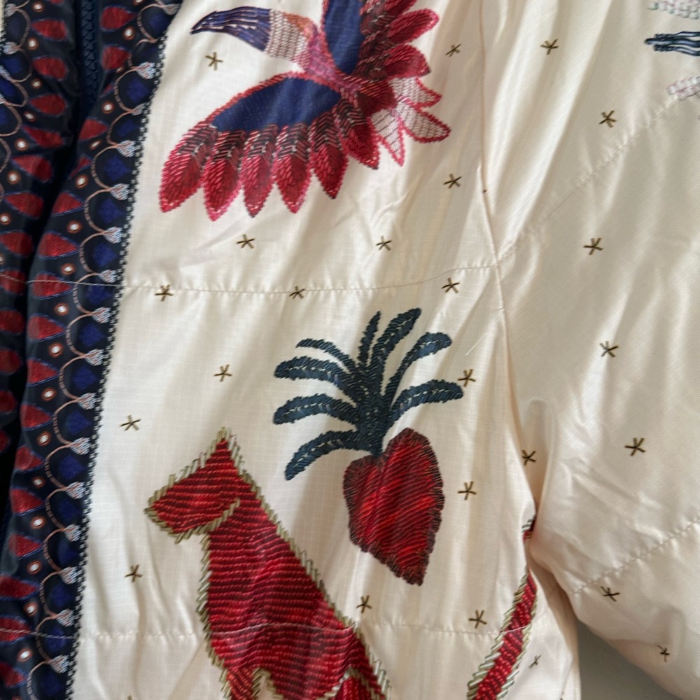 FARM Rio Cream Puffer Jacket with Bold Patterns - Picture 5 of 7